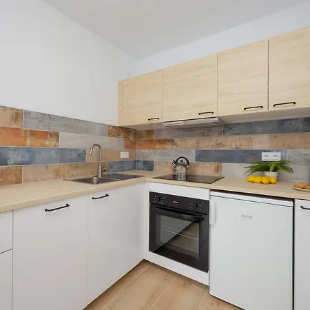 Atmospheric For 5 People In By Renters Lejlighed