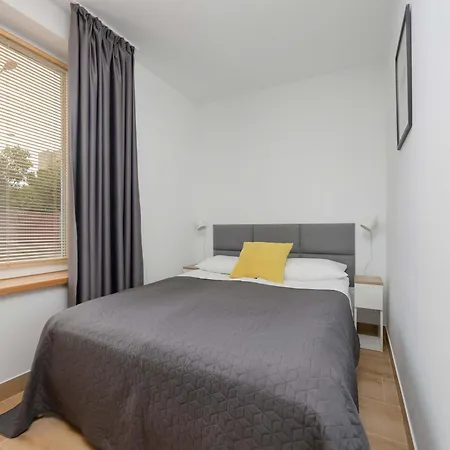 Atmospheric For 5 Peoples In By Renters