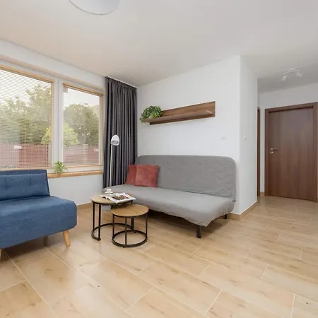 Atmospheric For 5 Peoples In By Renters *